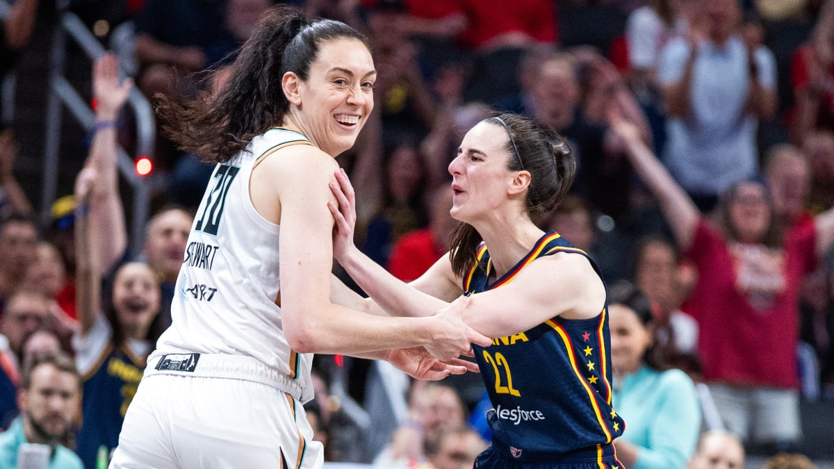 Breanna Stewart Had Words for Viral Caitlin Clark Moment - Athlon Sports