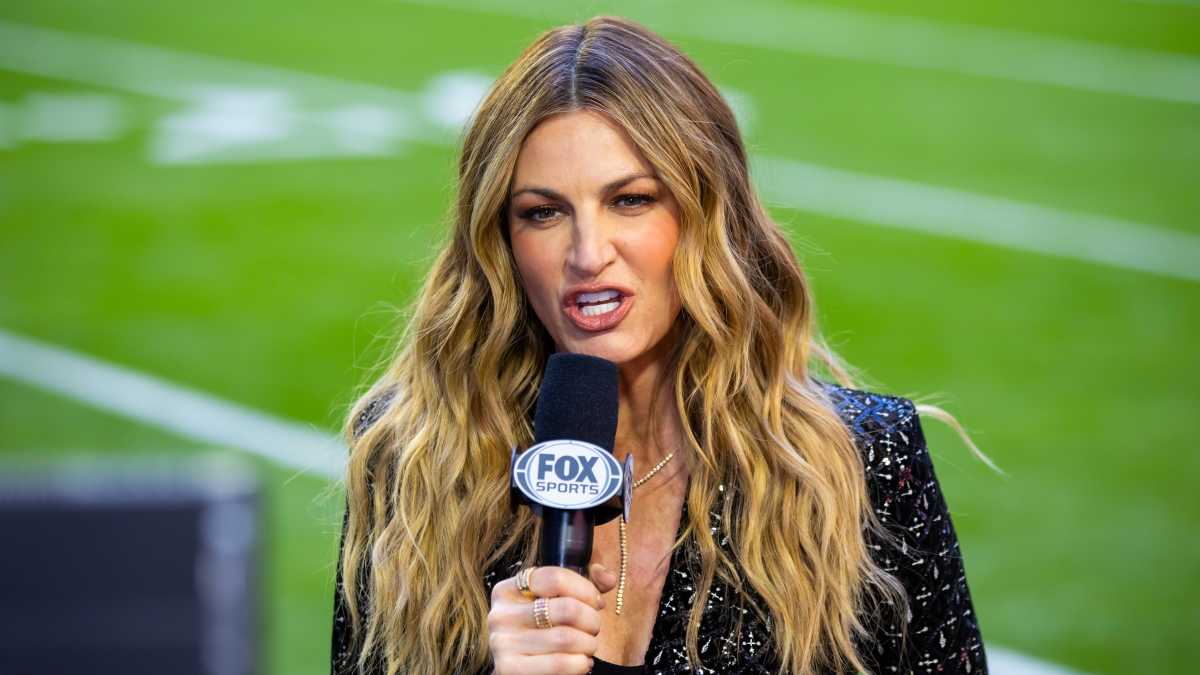Erin Andrews' 2-Word Reaction to Jason and Kylie Kelce's Big Announcement - Athlon Sports