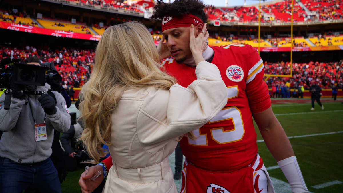 Brittany Mahomes Sends 5-Word Message to Patrick Mahomes on Monday - Athlon Sports