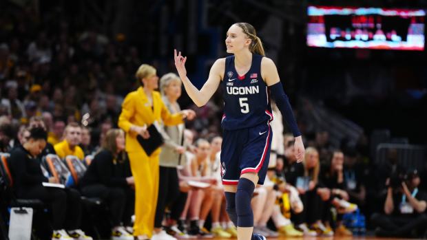 Paige Bueckers Receives Kyrie Irving Comparison With Recent UConn Workout Videos Athlon Sports