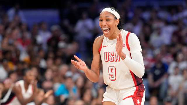 Snoop Dogg s Kobe Bryant Tribute At Olympics Goes Viral On Social Media Athlon Sports