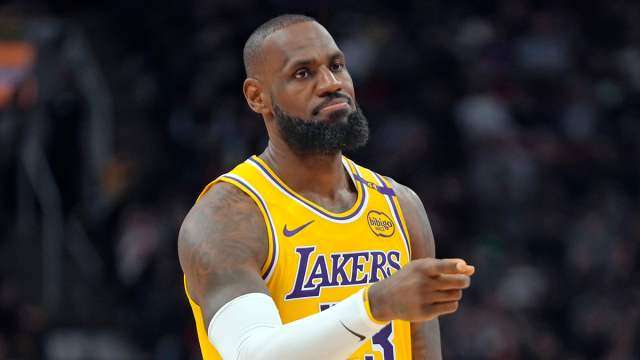 NBA Commissioner Didn’t Hesitate Picking Between LeBron James, ...