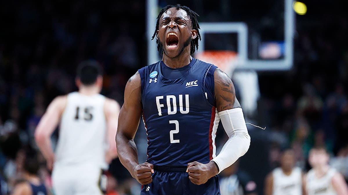 10 Biggest Upsets in NCAA Tournament History AthlonSports