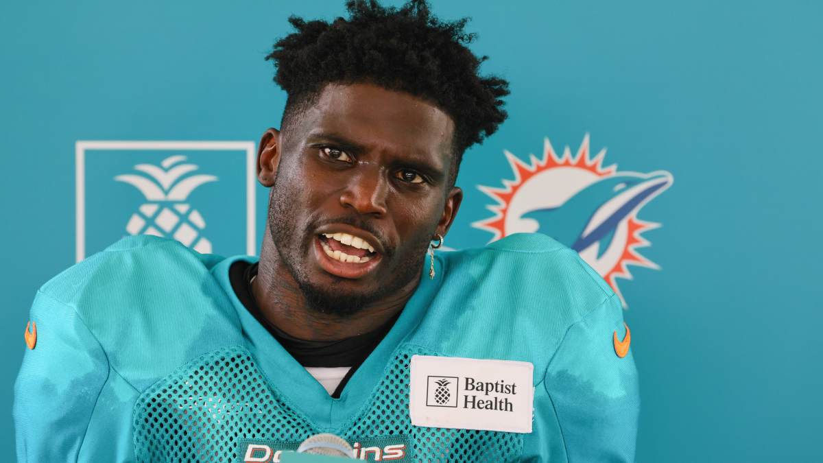 Breaking news: Projected landing spot for Tyreek Hill is painfully obvious for Dolphins fans.thao