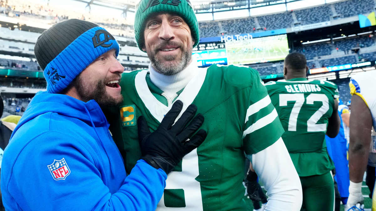 Aaron Rodgers Swaps Jerseys With Teammate at Practice Ahead of Potential NFL Farewell Athlon Sports