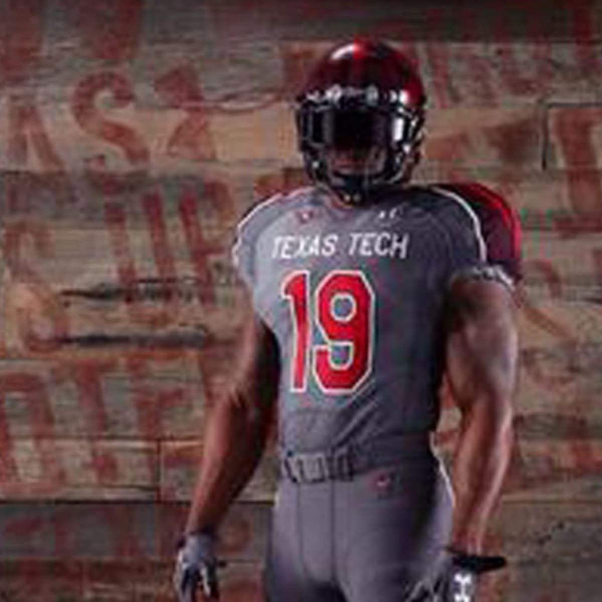 PHOTO: Texas Tech gives recruit misspelled jersey