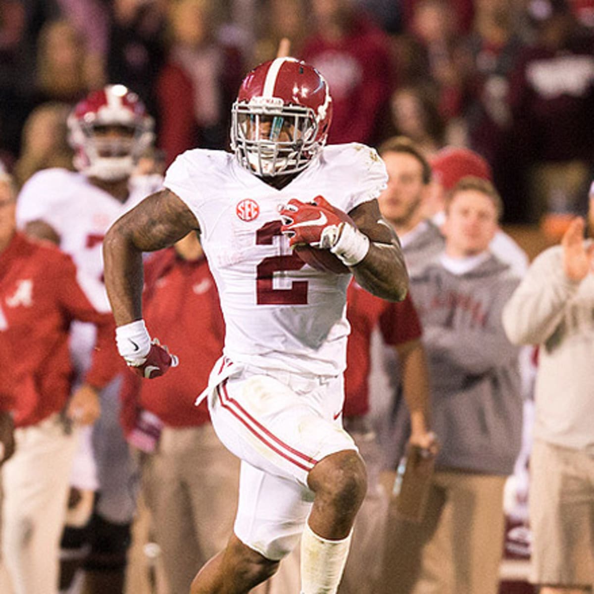 Alabama RB Derrick Henry Wins 2015 Heisman Trophy - AthlonSports