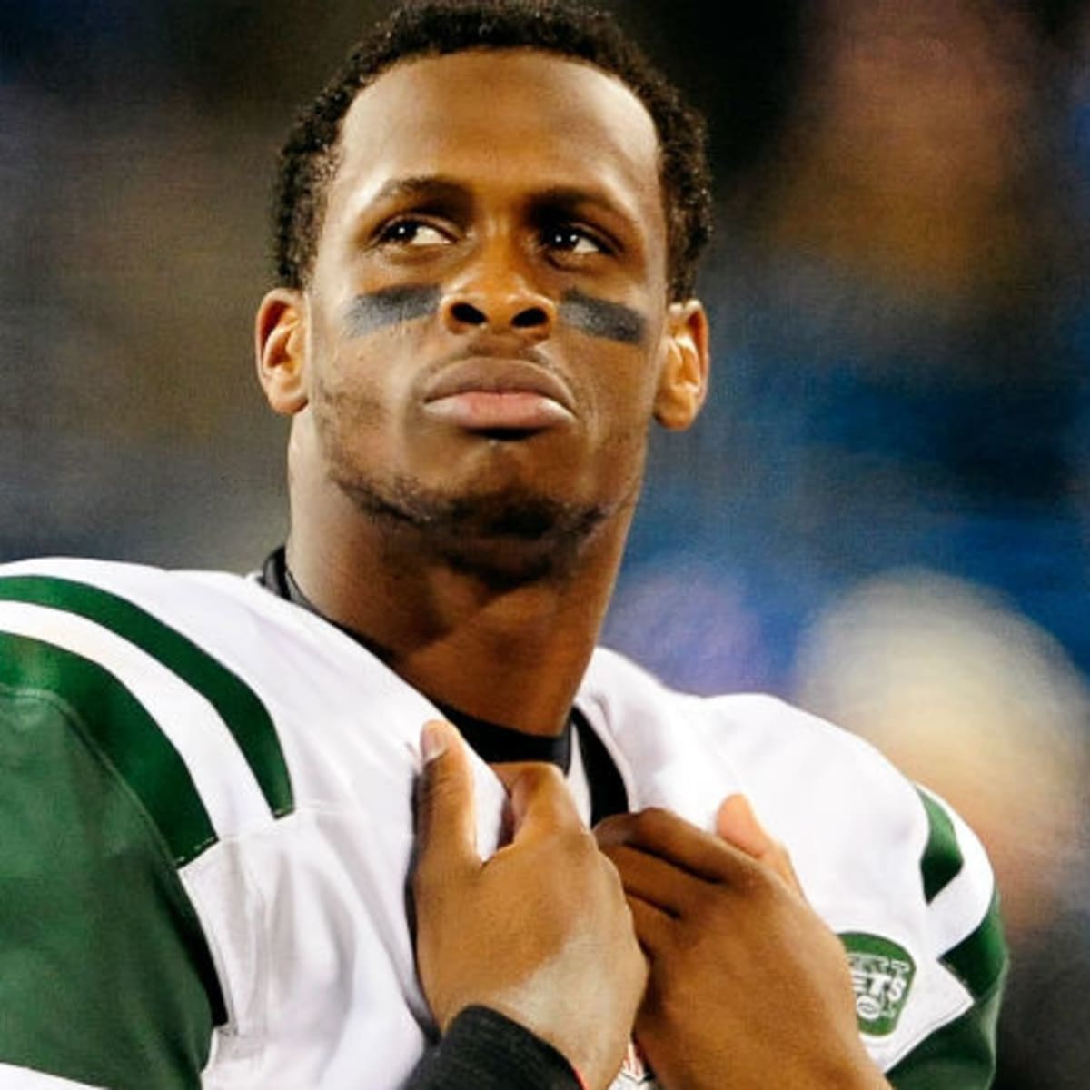 Geno Smith feeling 'great' post sucker-punch surgery. He also wears eyeblack  when playing catch at in the parking lot of his apartment complex. : r/nfl