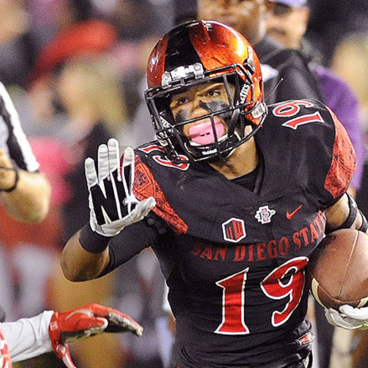 WKU football's Taywan Taylor a semifinalist for 2015 Biletnikoff Award