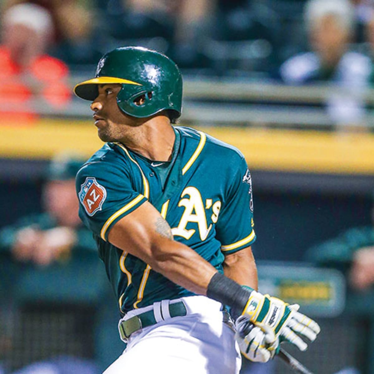A's start 2017 by bringing Rajai Davis back to play center field