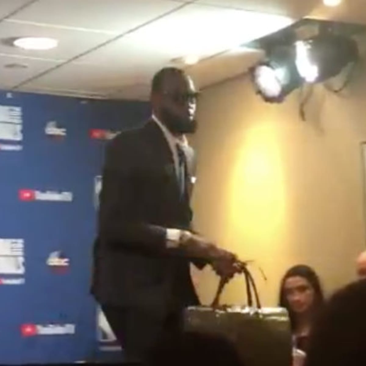 The moment LeBron James coolly walks out of press conference 