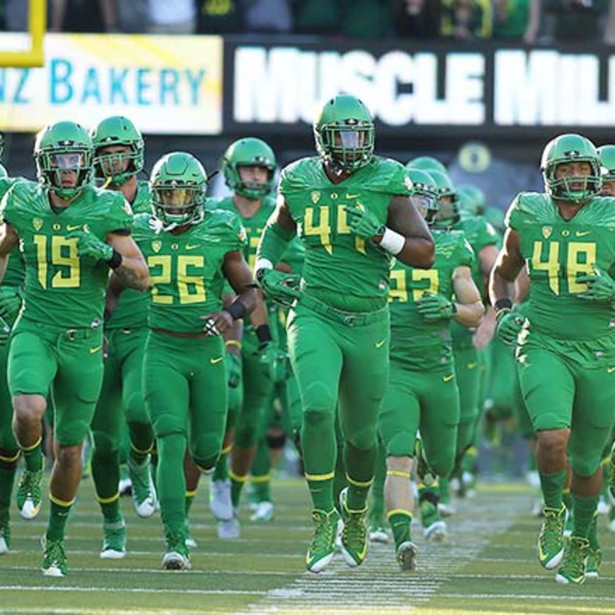 Autzen Stadium, Eugene, OR, USA. 02nd Sep, 2017. Oregon Ducks quarterback Justin  Herbert (10) during the NCAA football game between the Oregon Ducks and the  Southern Utah Thunderbirds at Autzen Stadium, Eugene