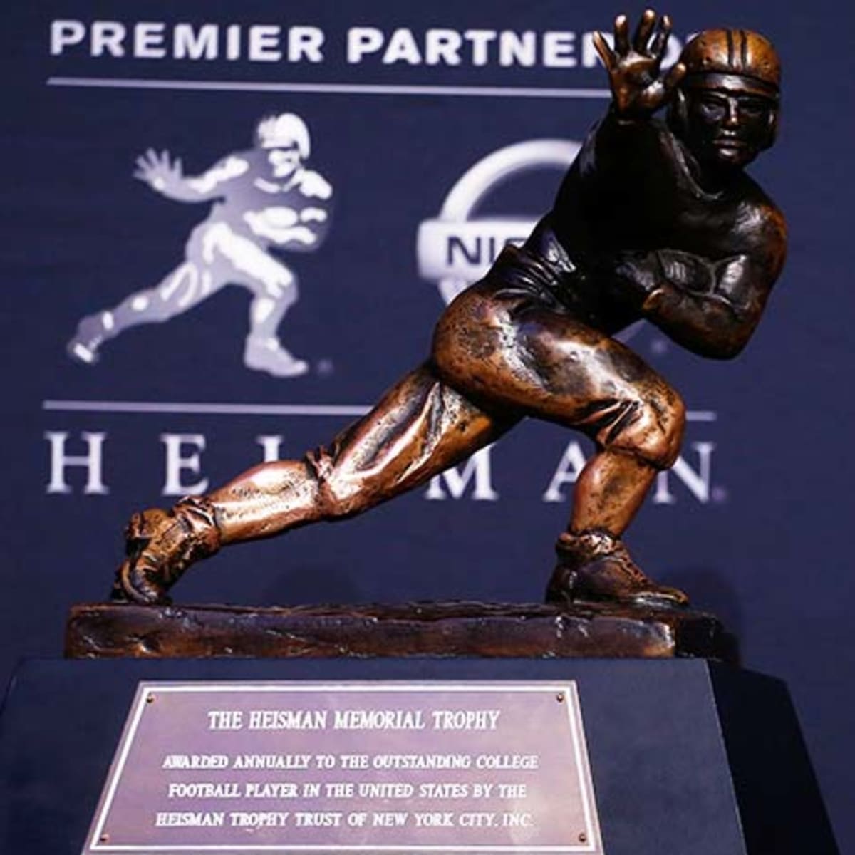 Baker Mayfield joins elite group of Heisman Trophy QBs, goes No. 1