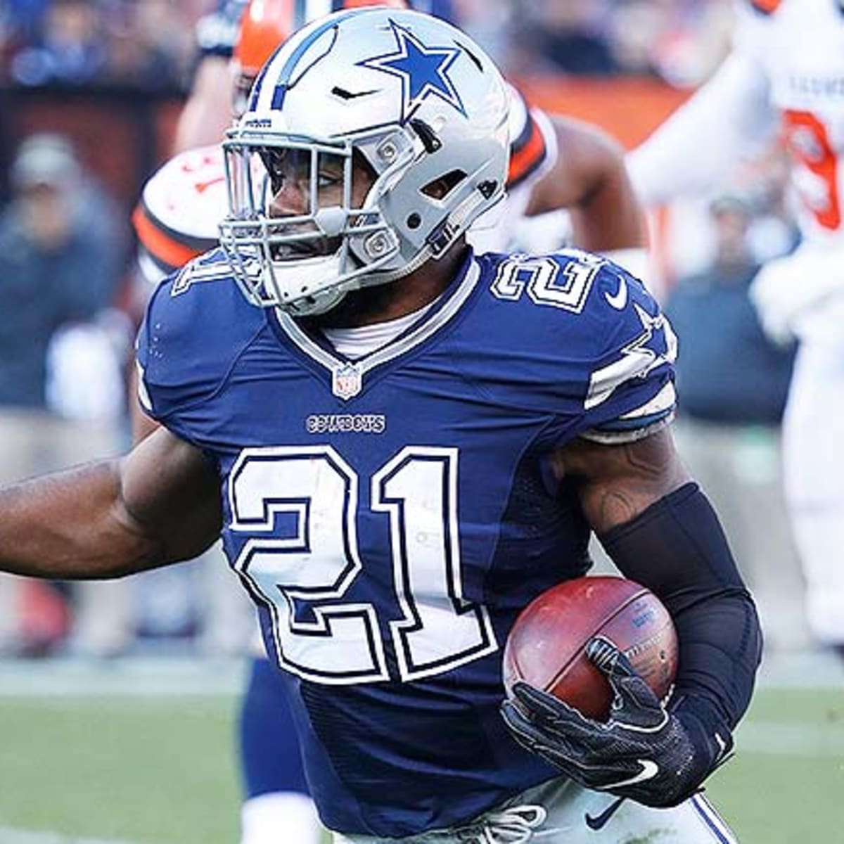 Ezekiel Elliott Reportedly Willing To Take Pay Cut To Stay With Dallas  Cowboys