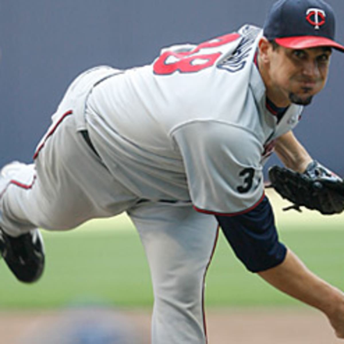 Capps replaces Nathan as Twins closer