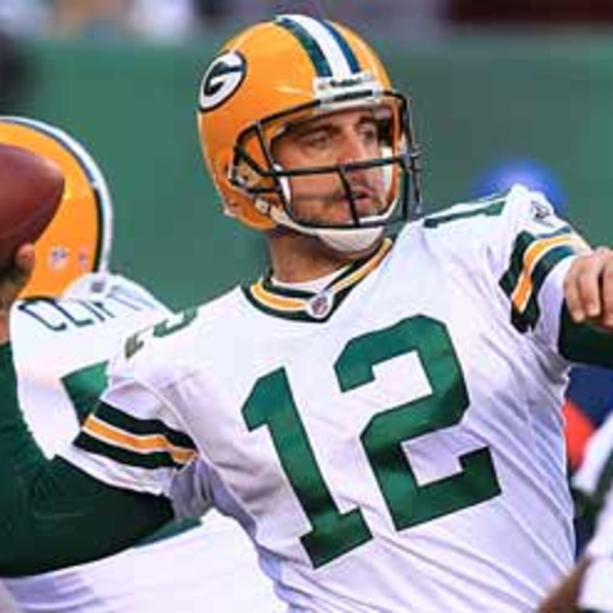 Aaron Rodgers throws 6 TDs, Green Bay Packers rout Chicago Bears