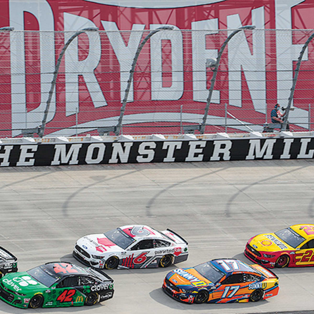 NASCAR Fantasy Picks: Best Bristol Motor Speedway Drivers for DraftKings 