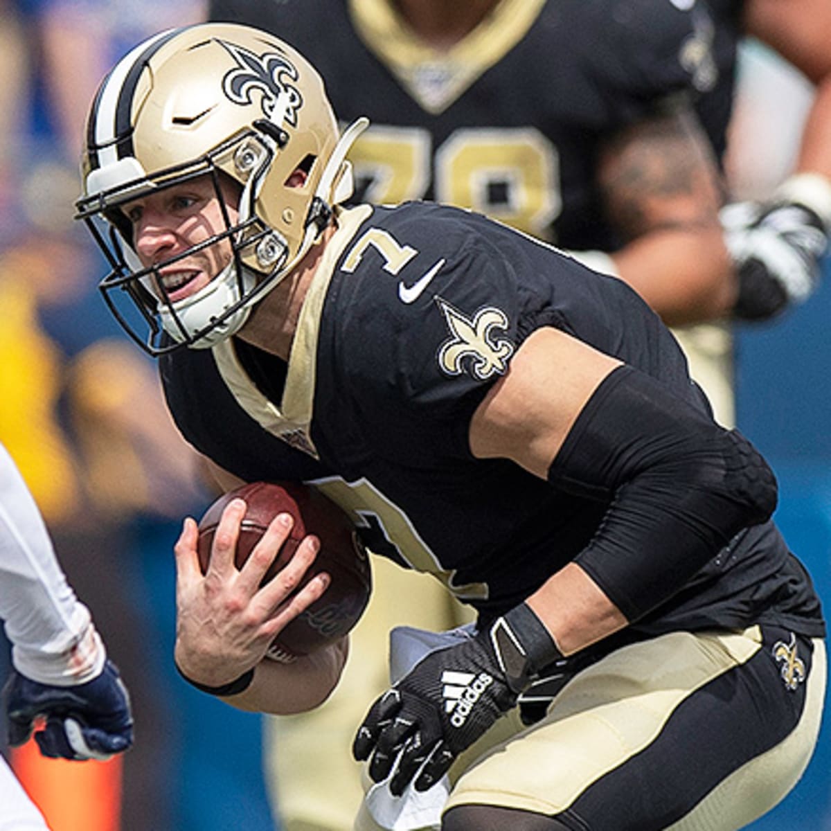 New Orleans Saints quarterback Taysom Hill warms up before an NFL football  game against the New York Giants in New Orleans, Sunday, Oct. 3, 2021. (AP  Photo/Derick Hingle Stock Photo - Alamy