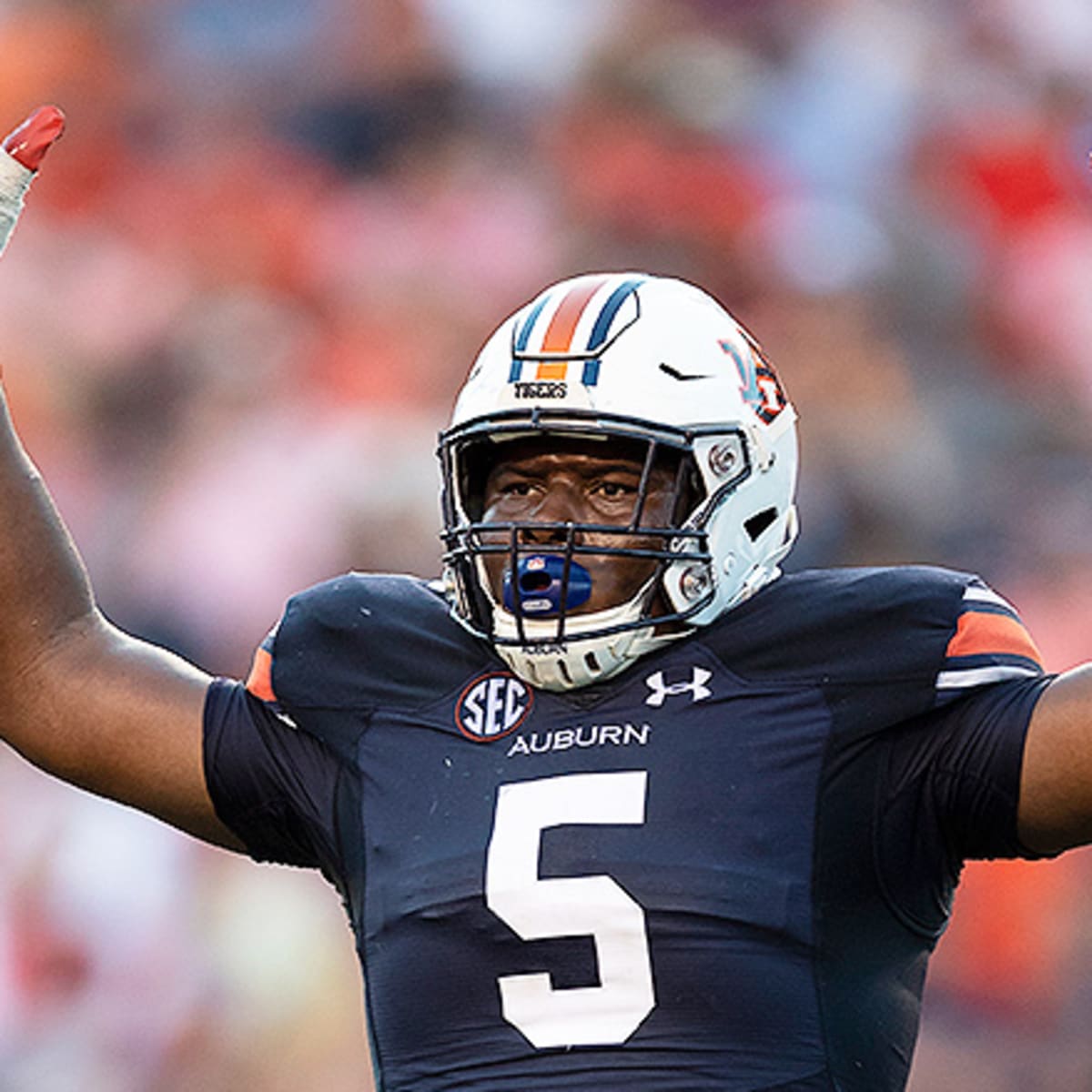 Smoke Monday returning to Auburn for senior season 