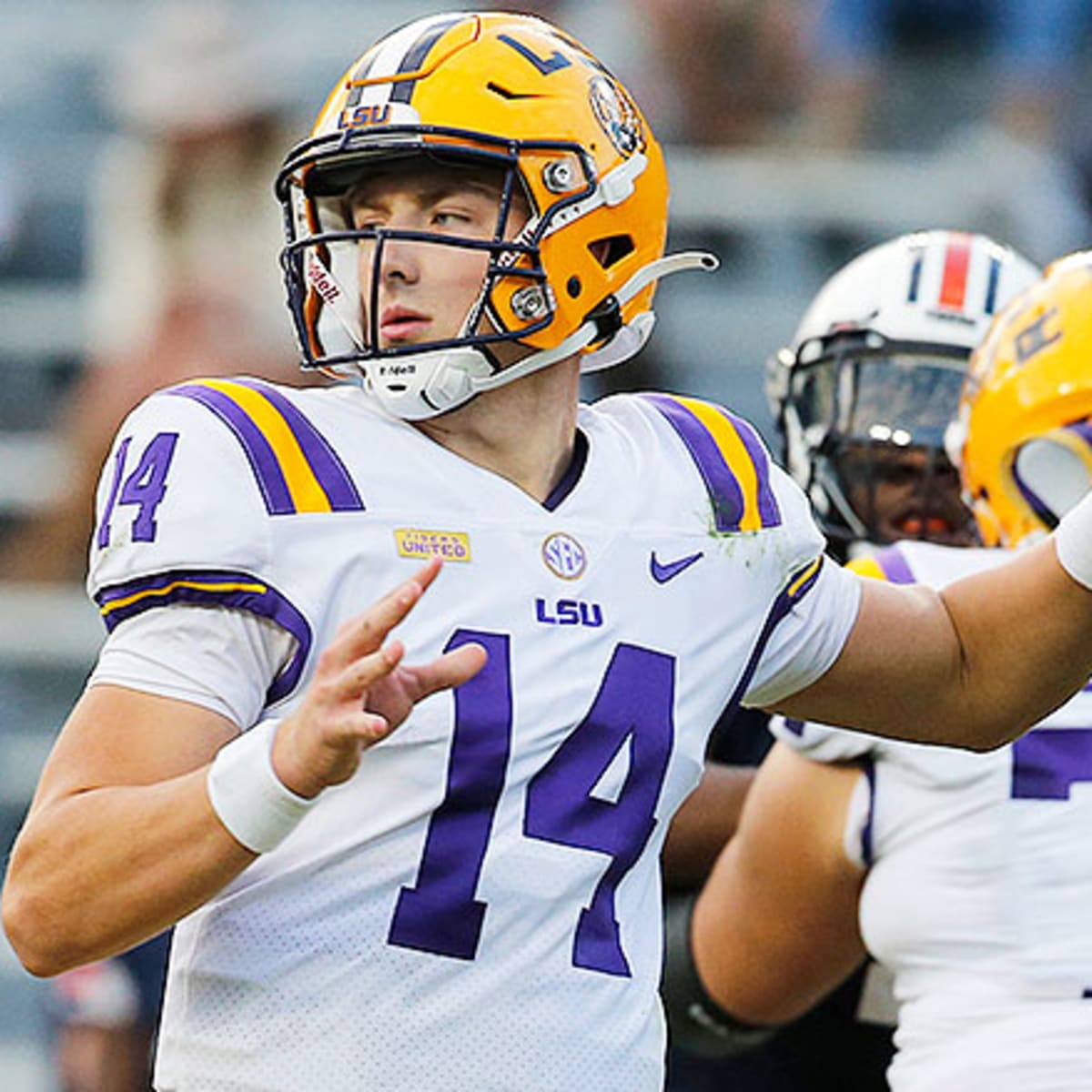 BRPROUD  Max Johnson passes for 5 TDs, LSU tops Central Michigan, 49-21