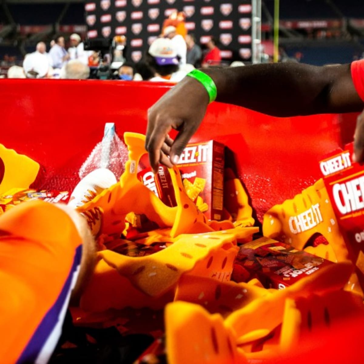 Look: Cheez-It Bowl Game's Hotel Room For Players Goes Viral