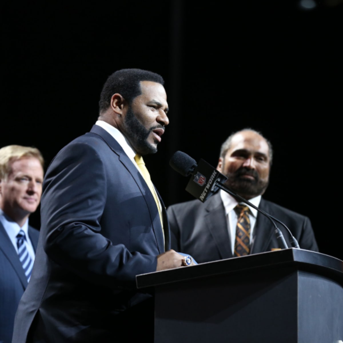 Hall of Fame running back Jerome Bettis joins NFL Total Access to share  what he's most excited for at the late Pittsburgh Steelers legend Franco  Harris' jersey retirement ceremony on December 24th.