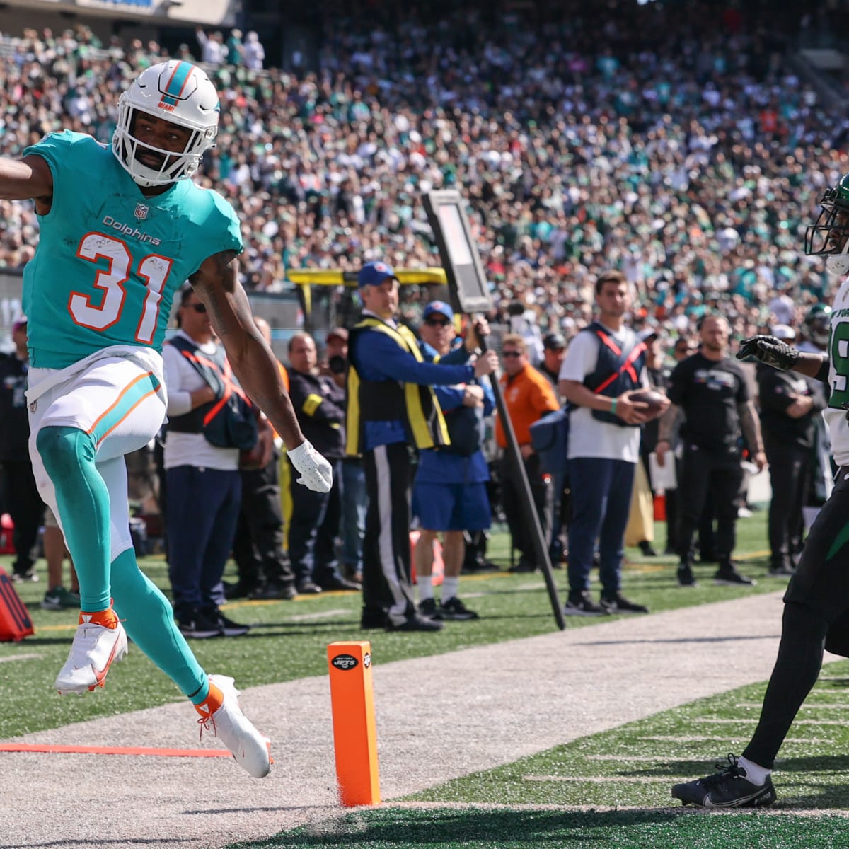 Miami Dolphins vs. New York Jets FREE LIVE STREAM (10/9/22): Watch NFL Week  5 online