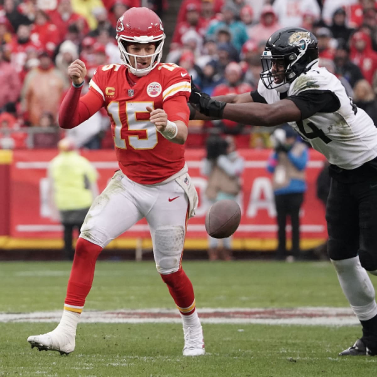 Patrick Mahomes' ankle 'doing ok', Bengals 2.5-point favorites vs. Chiefs, FIRST THINGS FIRST