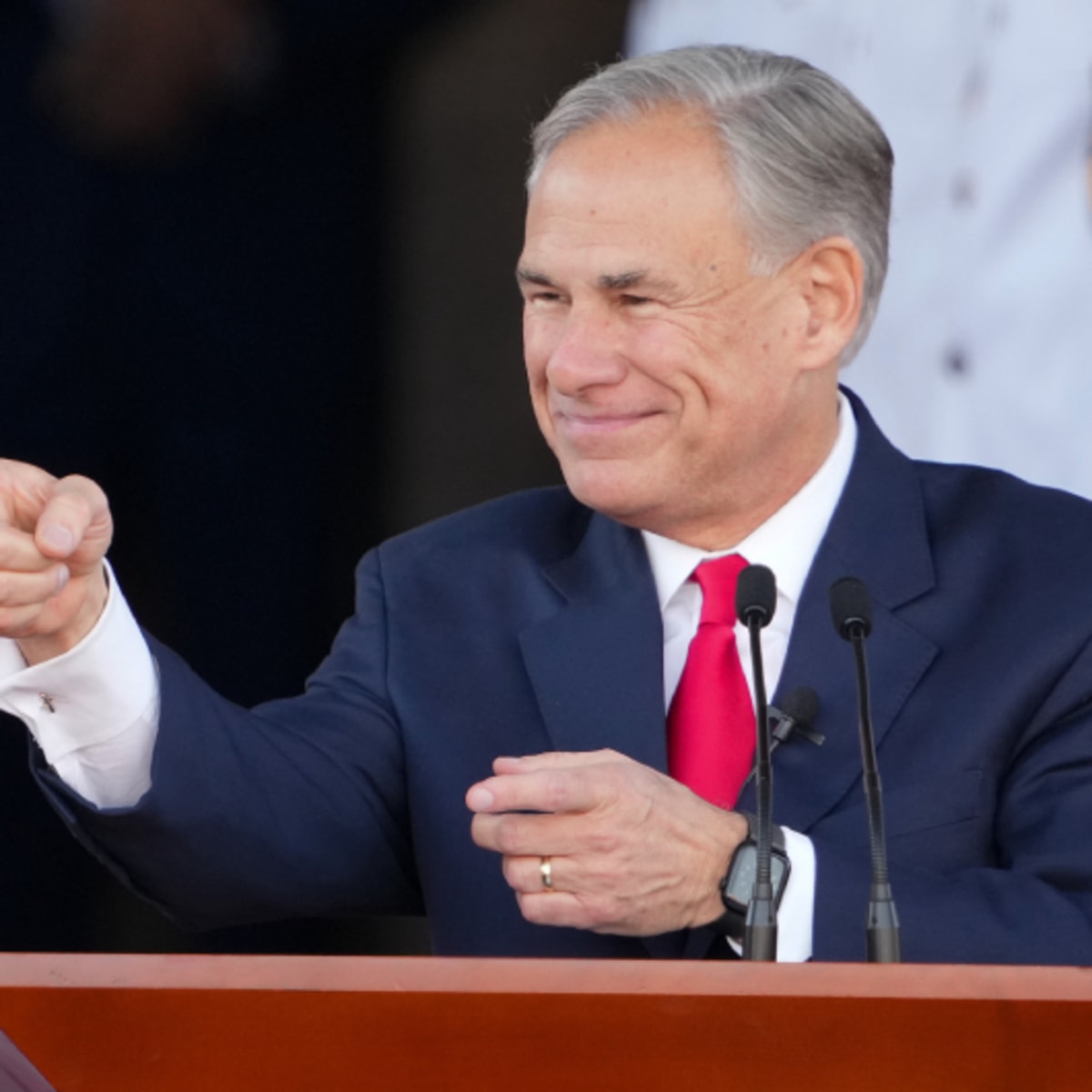 Governor Greg Abbott makes fun of Cowboys kicker Brett Maher