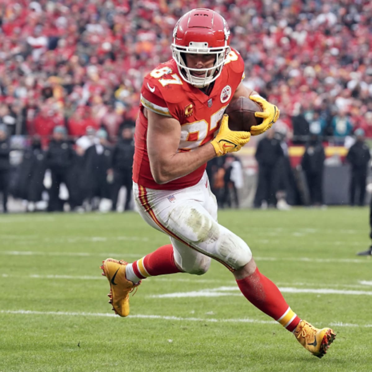 Chiefs vs. Colts: TE Travis Kelce apologizes after loss