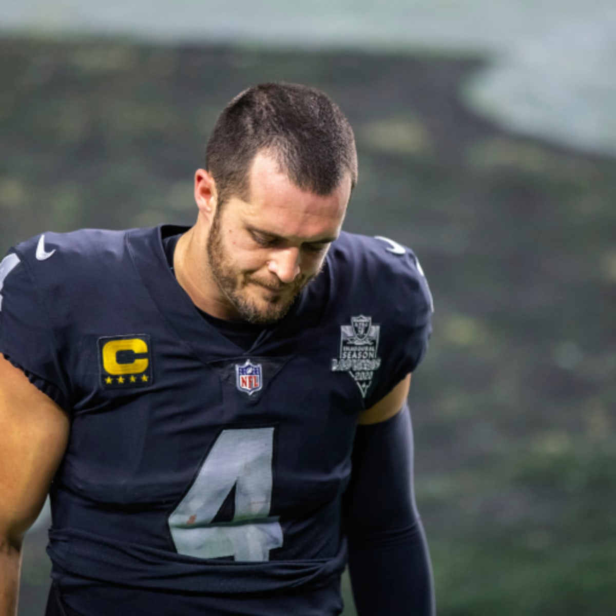 NFL world reacts to Derek Carr announcement - RPT