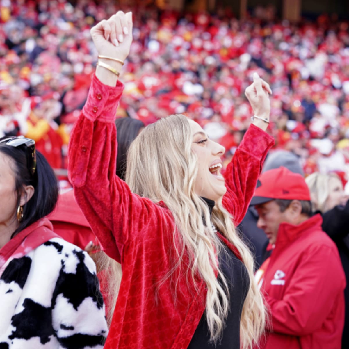 Patrick Mahomes' Wife Brittany and Brother Jackson Cheer Him on at Kansas  City's NFL Opener