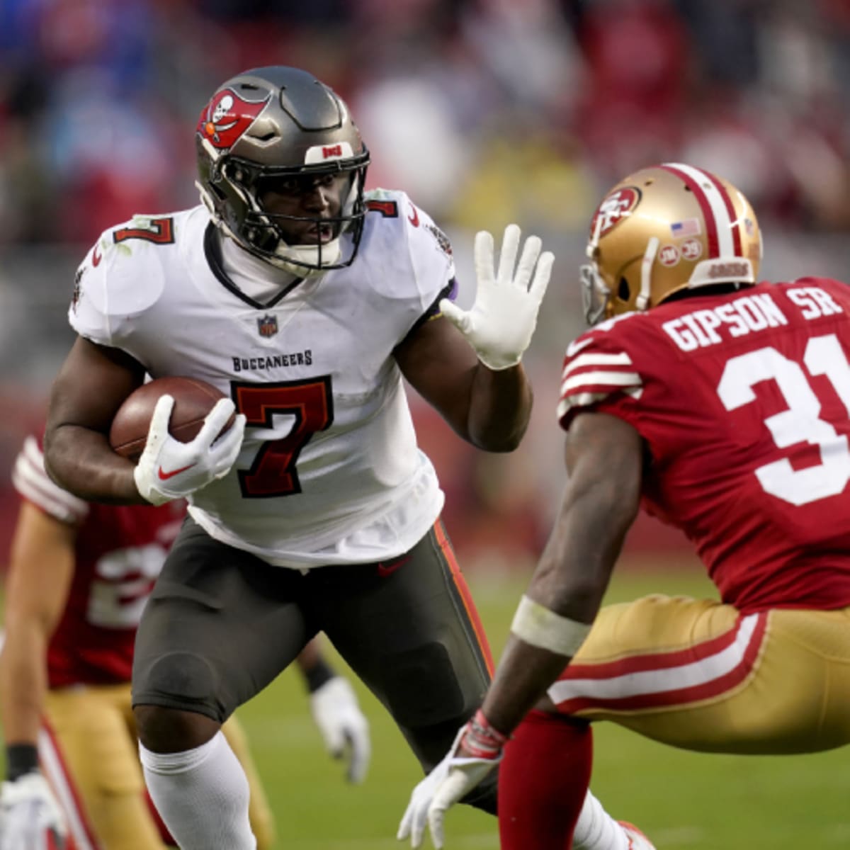 Tampa Bay Buccaneers officially release running back Leonard