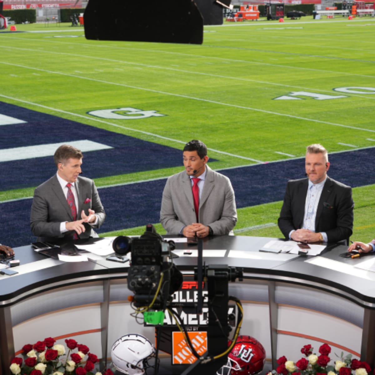 College Football Analysts Predicts College GameDay Location For Week One 