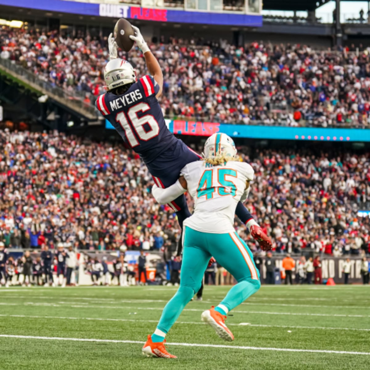 Patriots lose top receiver Meyers to Raiders, Patriots