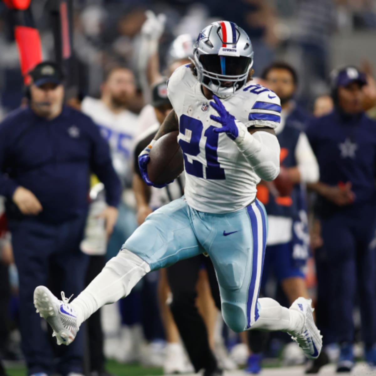 Dallas Cowboys: Ezekiel Elliott lost a step, can he get it back?