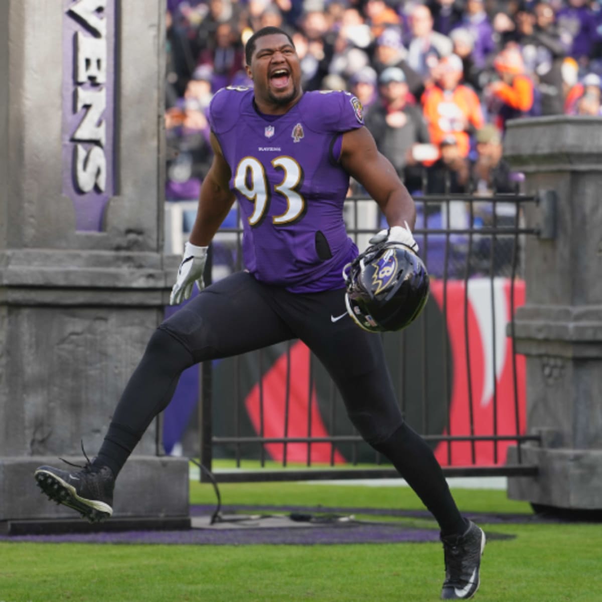 Chiefs interested in DE Calais Campbell before his return to Ravens