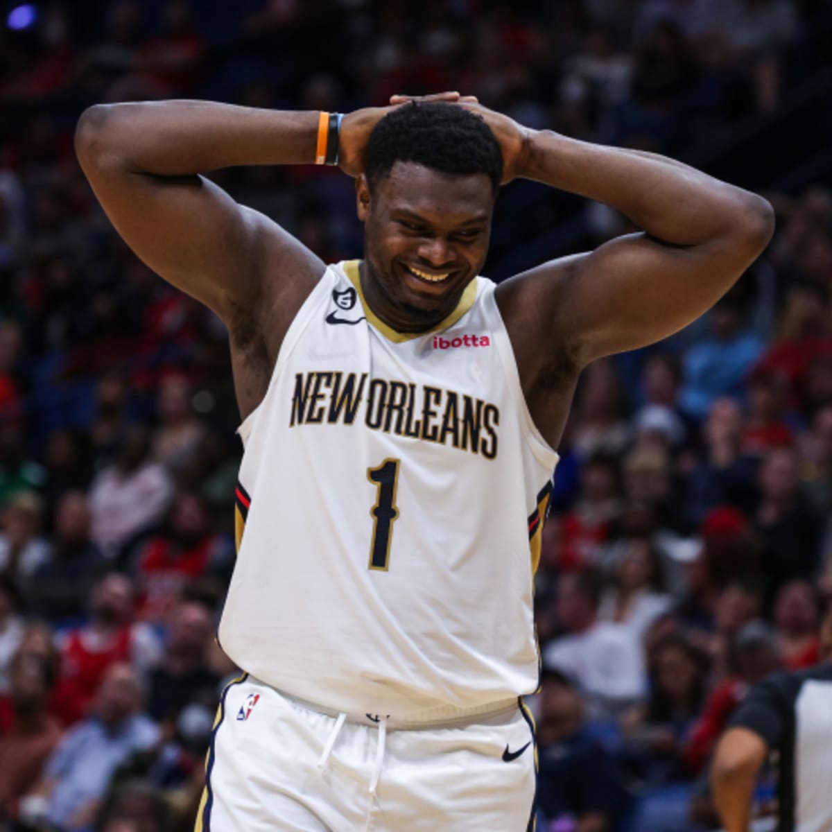 Pelicans' Zion Williamson and girlfriend reveal they're expecting