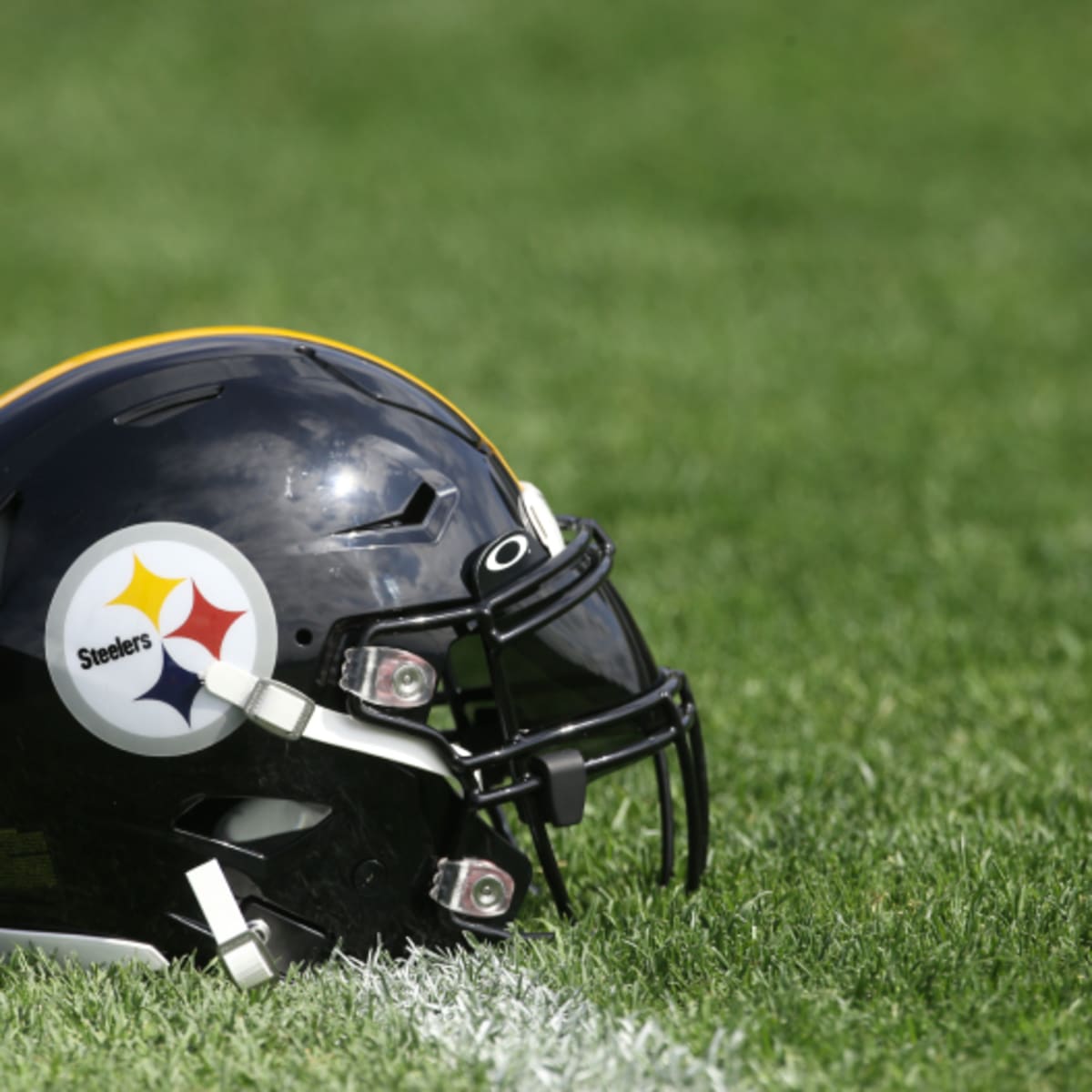 Pittsburgh Steelers Officially Name Kenny Pickett Starting Quarterback For  Week 5 