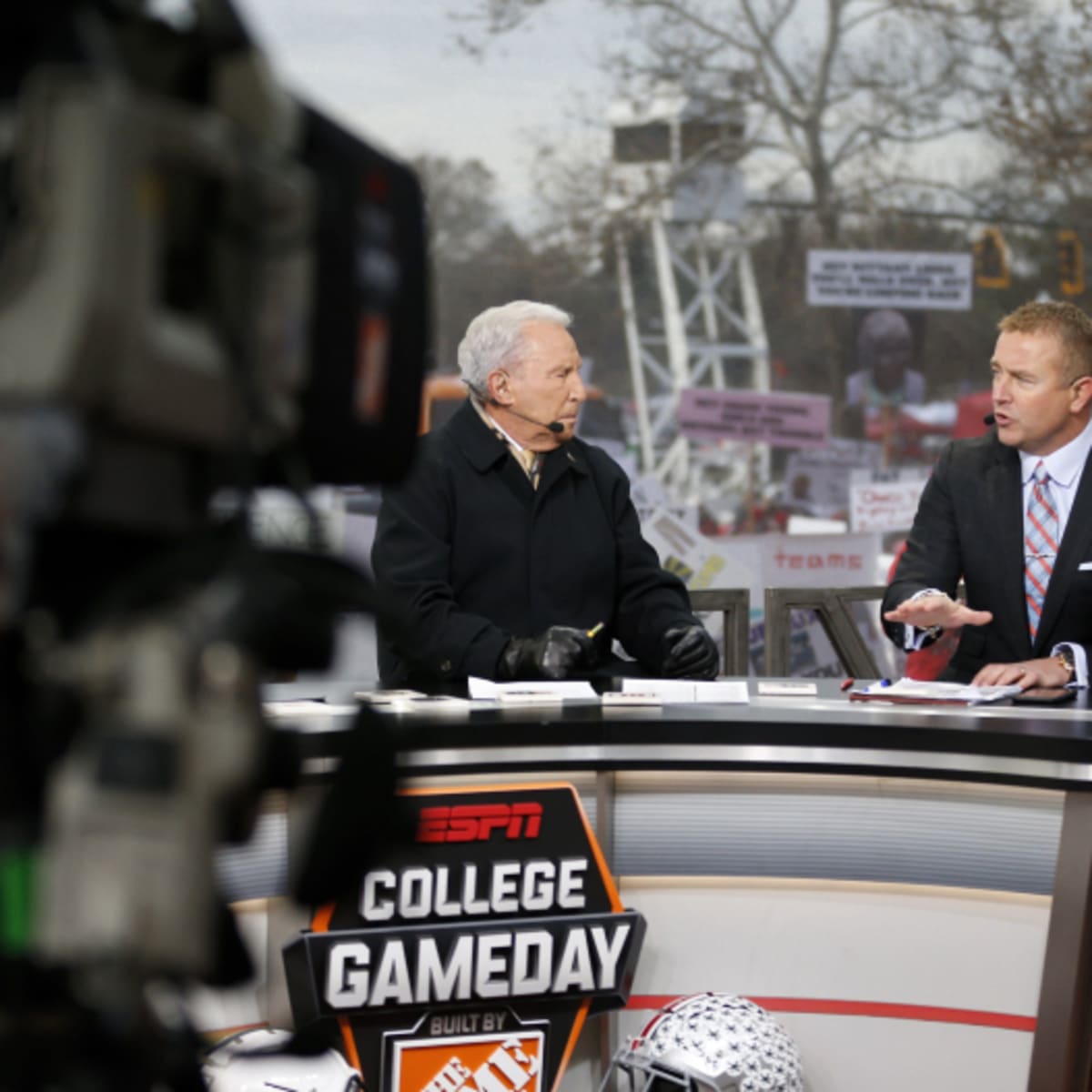 ESPN College GameDay makes their picks for week 9 including Notre Dame at  Syracuse