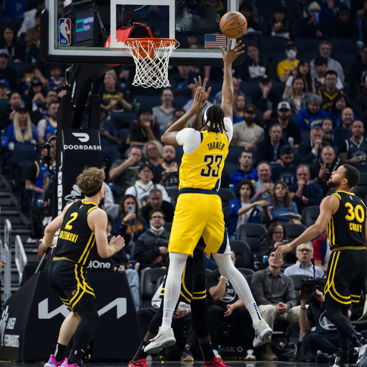 Tyrese Haliburton, Pascal Siakam lead Pacers past Warriors 123-111