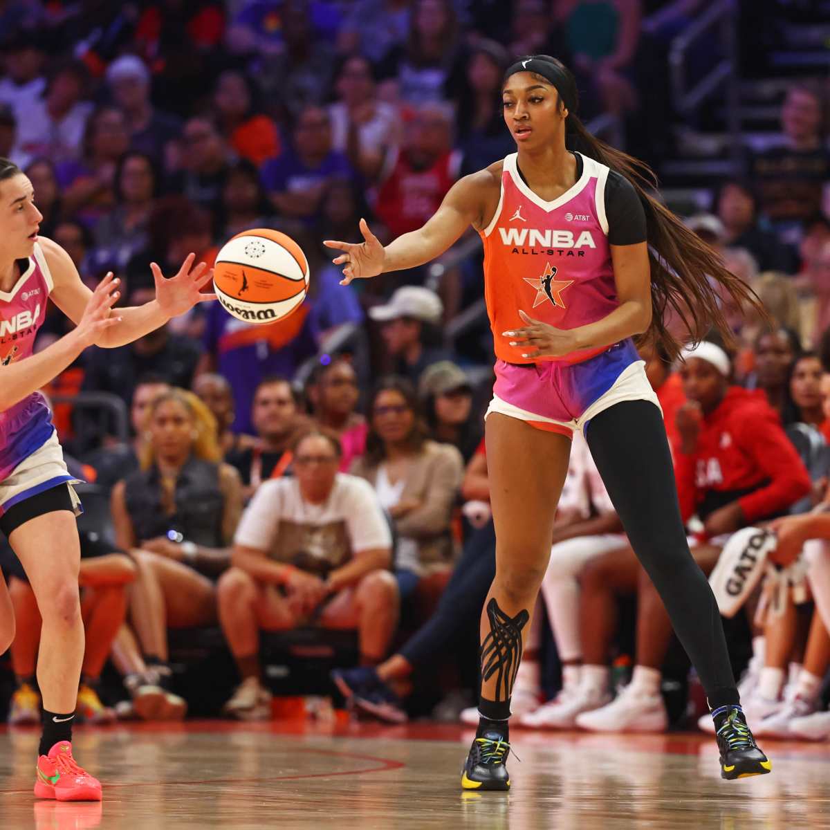 Robert Griffin III Leaves No Doubt About His WNBA Rookie of the Year -  Athlon Sports