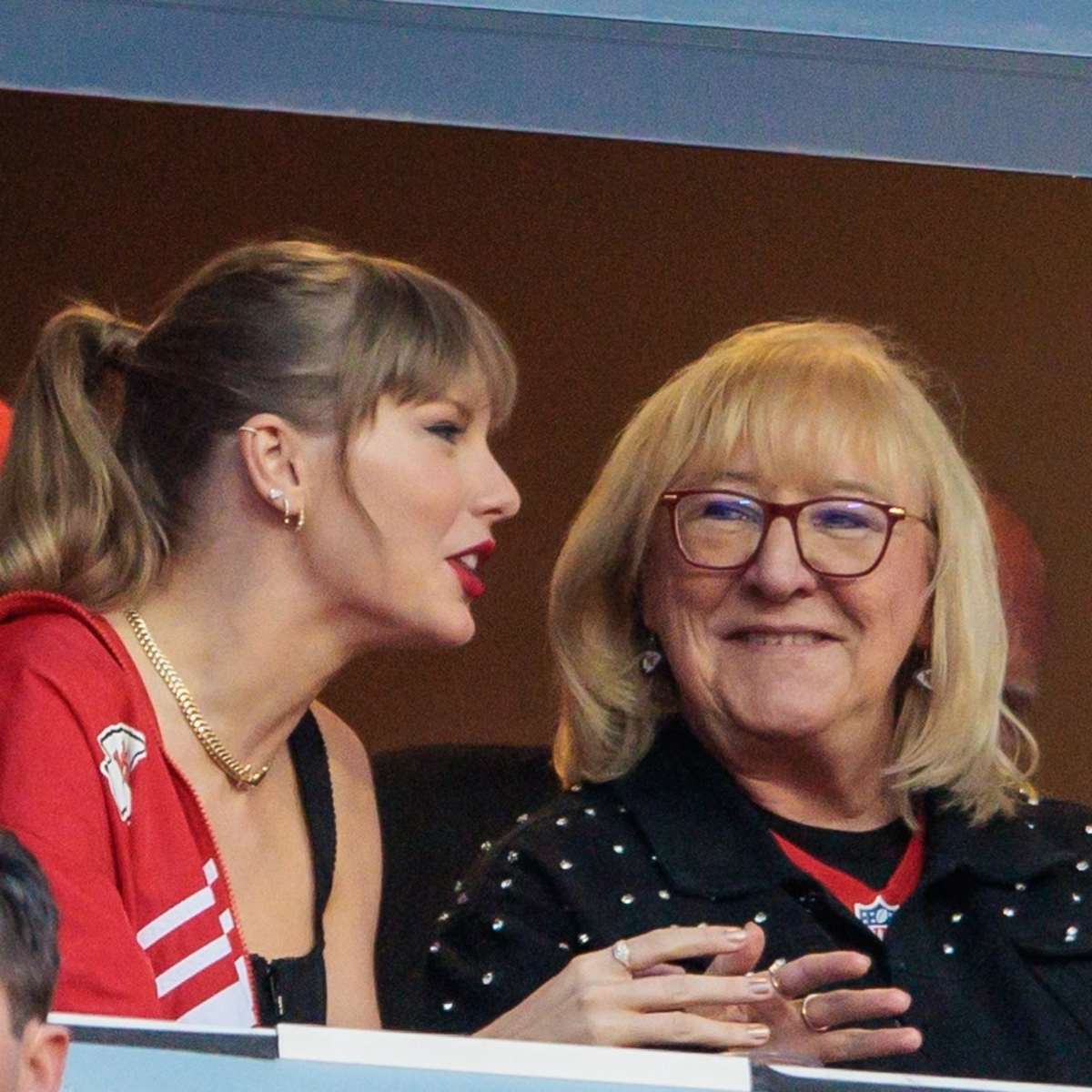 Taylor Swift's Reaction To Big News About Travis Kelce's Mom - Athlon Sports