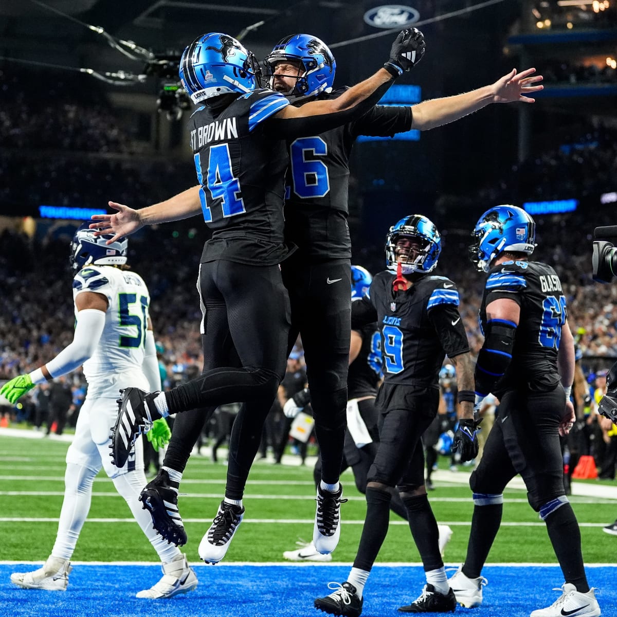 Detroit's Jared Goff, Amon-Ra St. Brown put up historic NFL stat together -  Athlon Sports