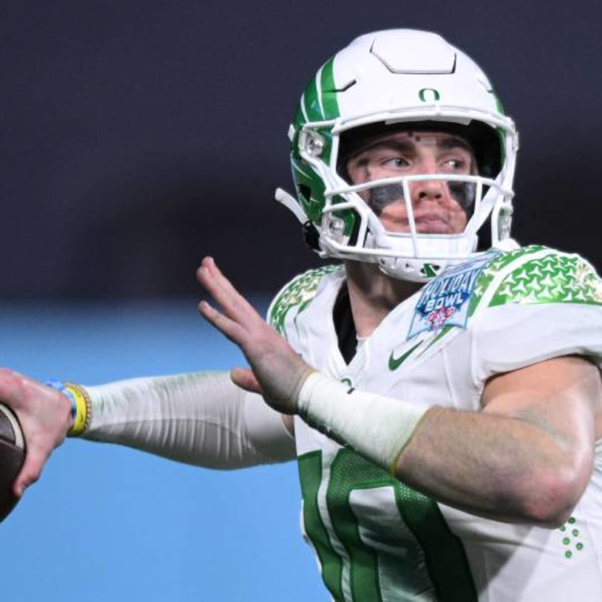 Quarterback Bo Nix announces return to Oregon Ducks