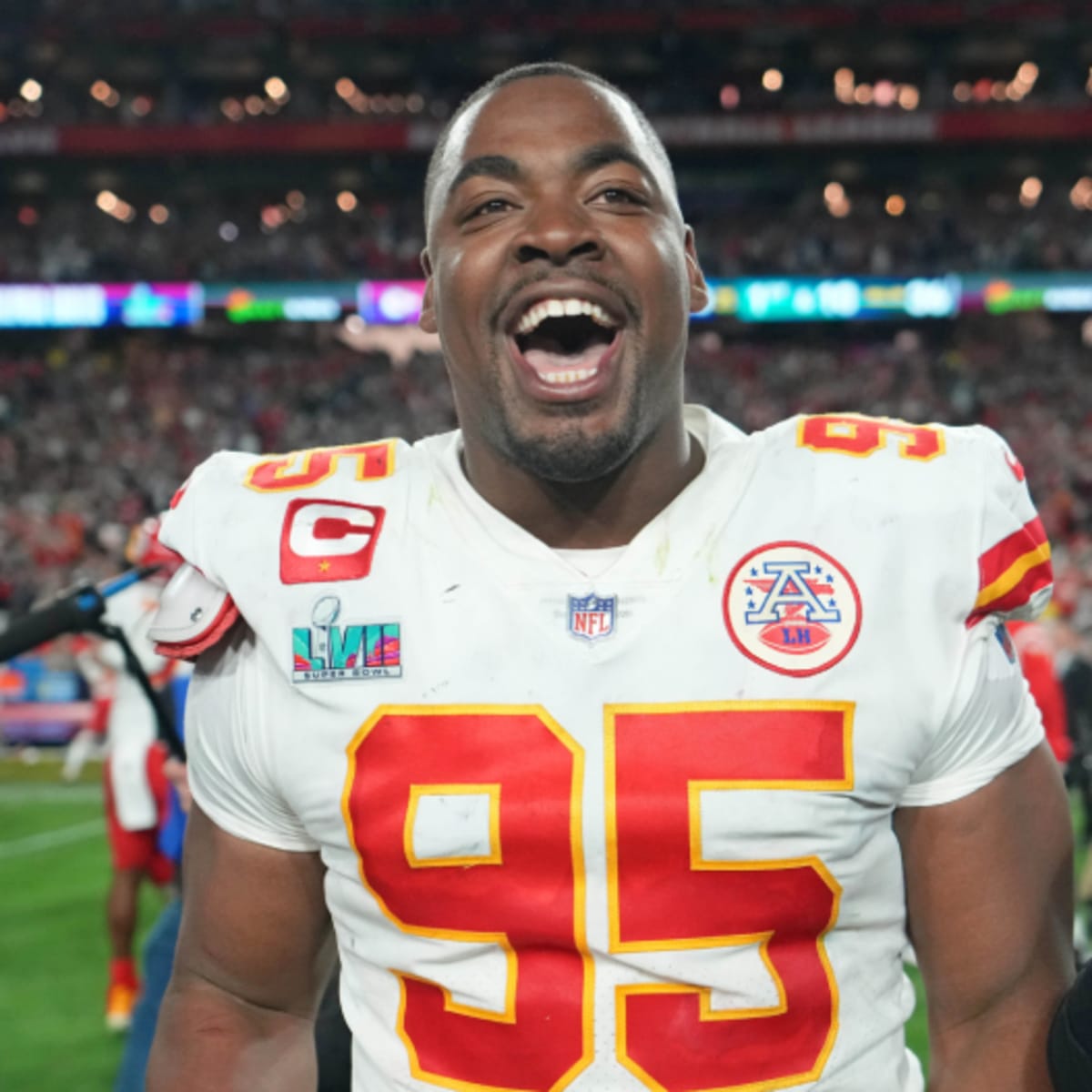 BREAKING: Chris Jones ENDS Holdout & Returns To Kansas City Chiefs