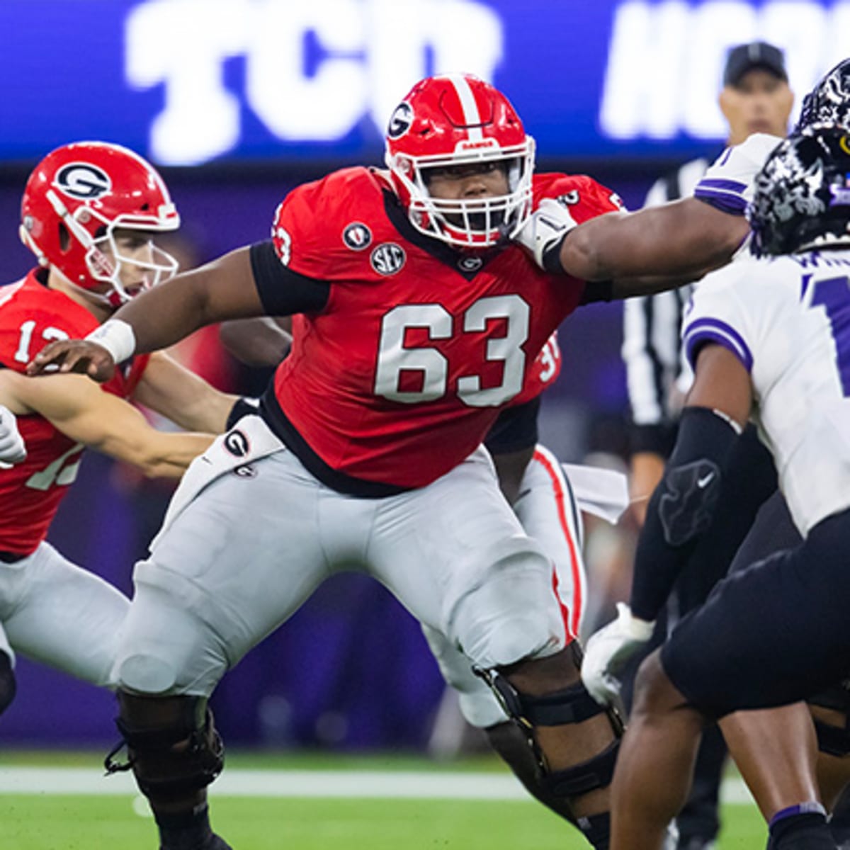 Top 10 returning offensive tackles in college football, College Football