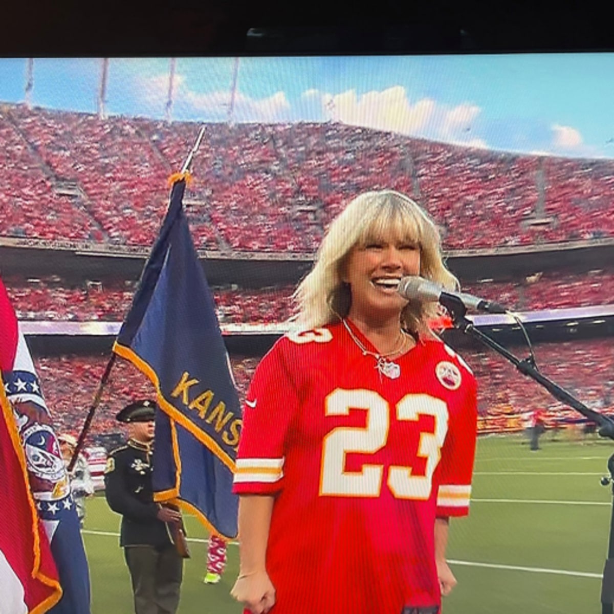 Natalie Grant sings national anthem at NFL Kickoff with Chiefs