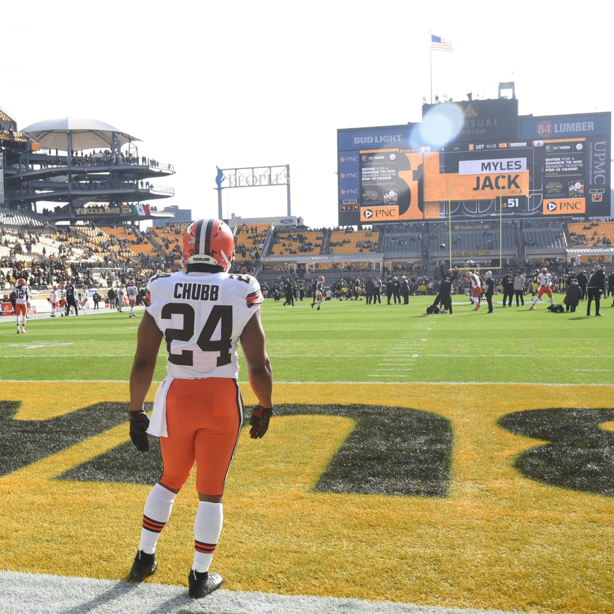 Browns RB Nick Chubb Carted Off Field After Gruesome Injury