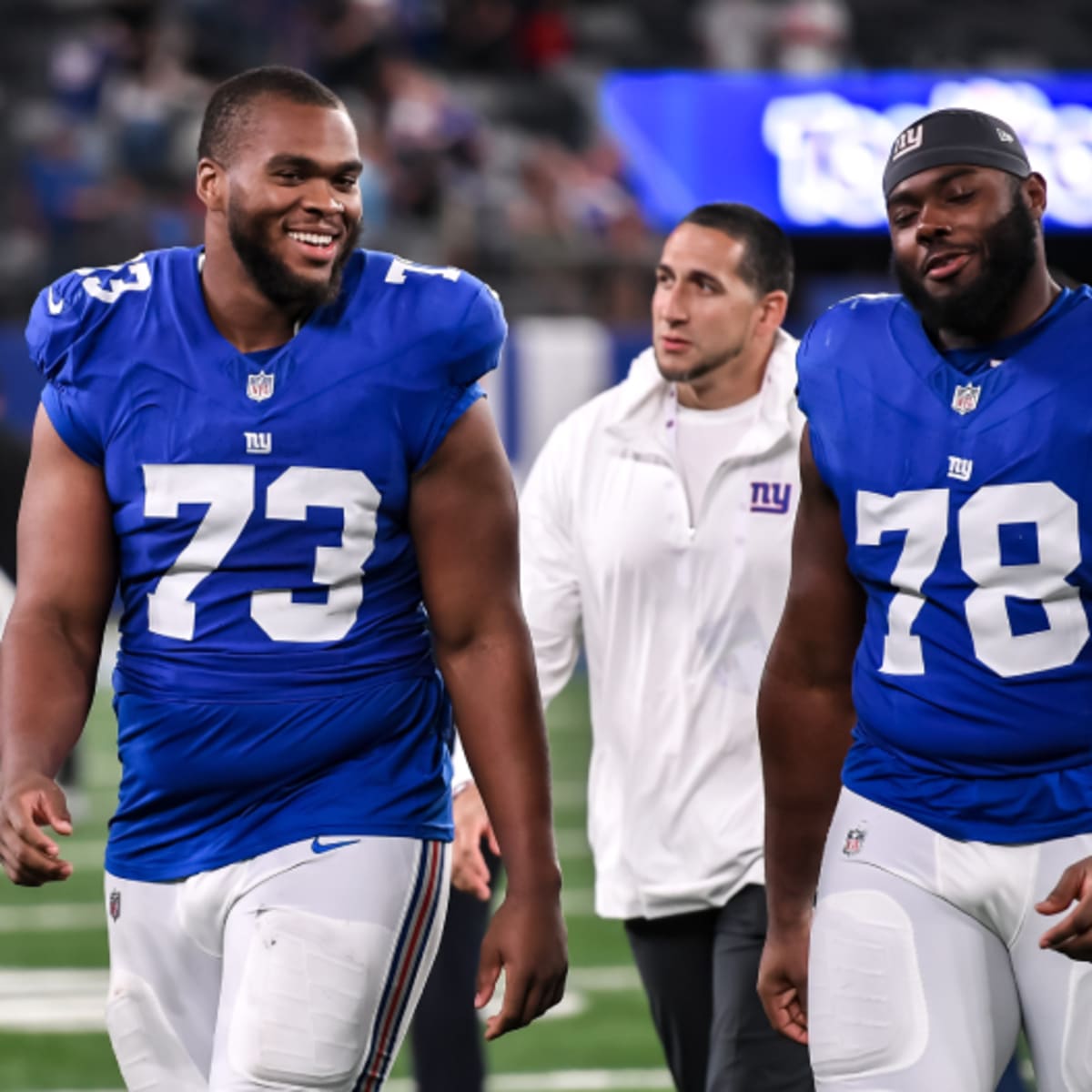 Daniel Jones, Giants Offensive Line Catch Heat from Fans in